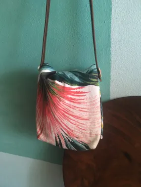 Bella's banana leaf shoulder bag