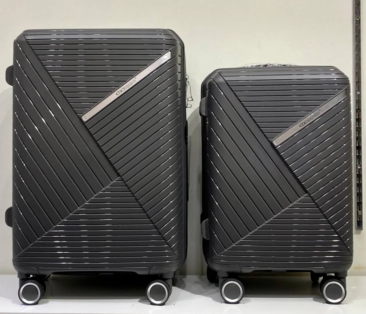 Luggage PP for travel carry on luggage, check in luggagewith 04 Spinner Wheels - Gray- VL077